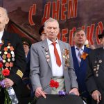 Ветераны во время шествия Бессмертного полка в Астрахани